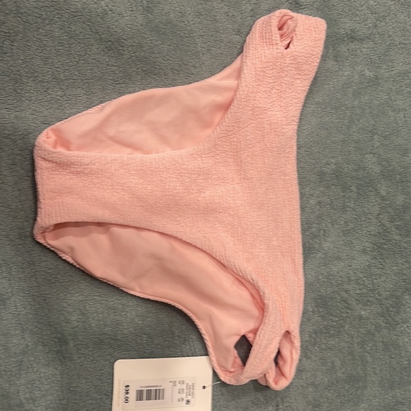 Bikini Dillard’s Small bottom Large top - Picture 6 of 8